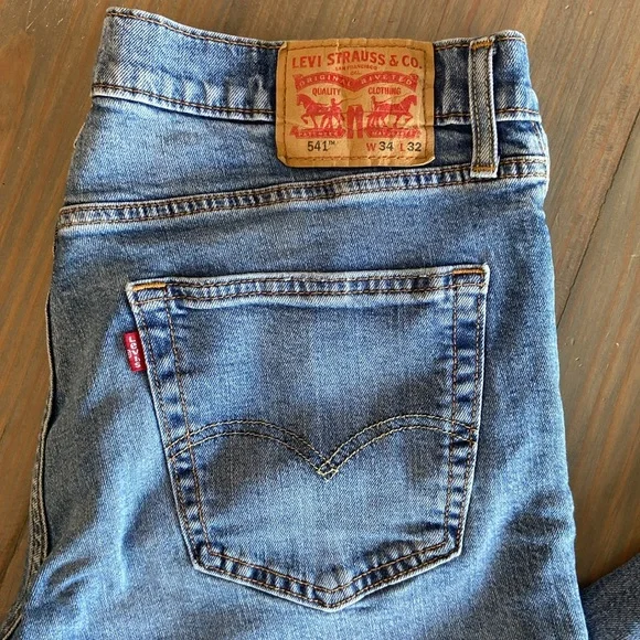 Levi's 541 jeans 34 X 32 - Picture 2 of 9